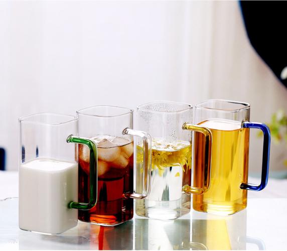 源头厂货耐热玻璃方形水杯家用彩把长方体水杯透明玻璃咖啡杯批发